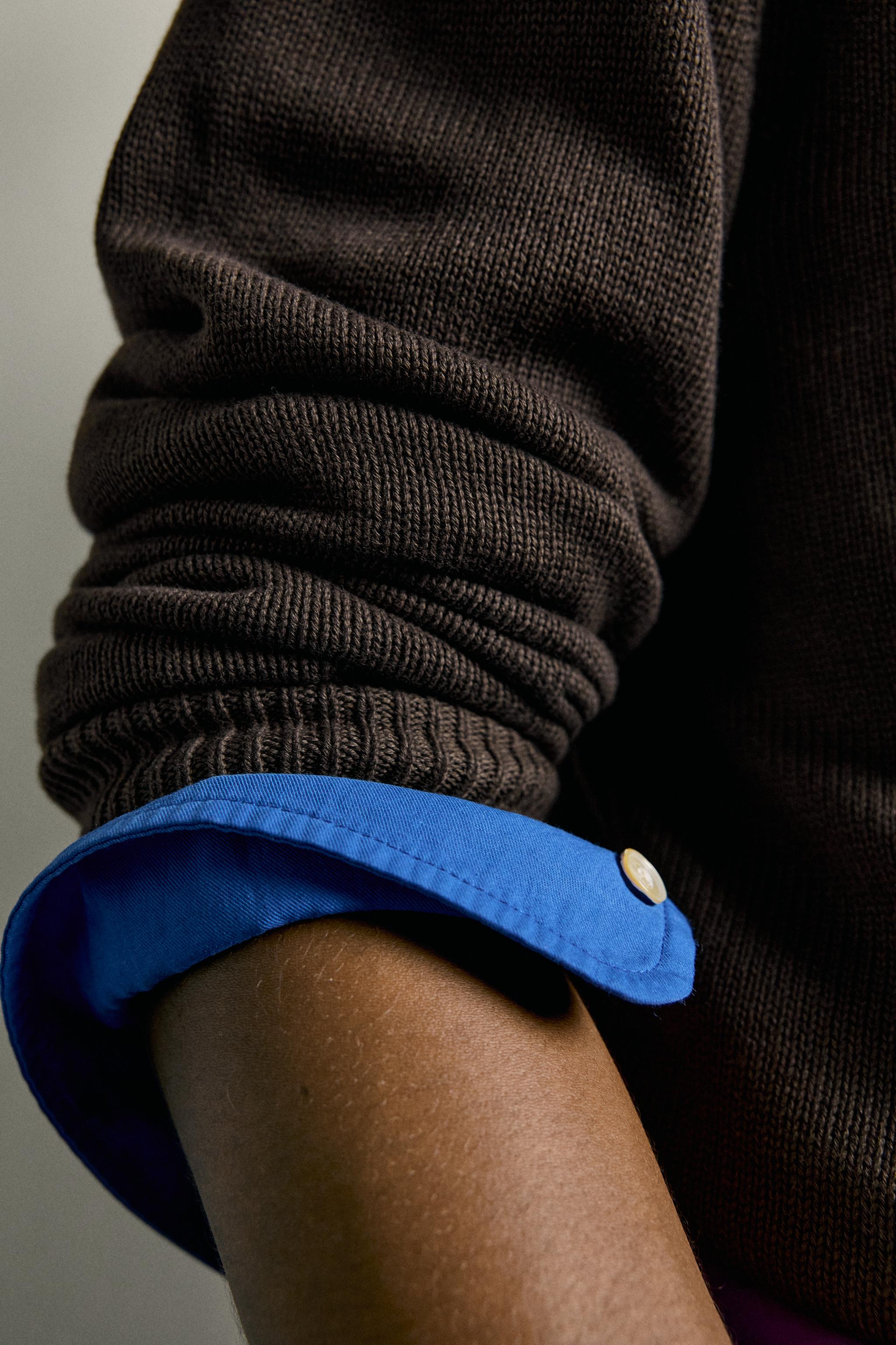 REGULAR FIT V-NECK JUMPER